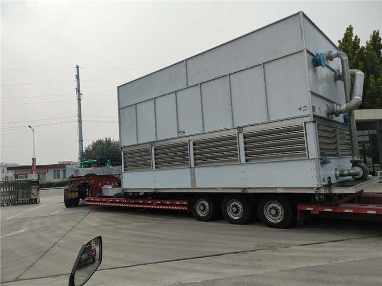 閉式冷卻塔的安裝現(xiàn)場